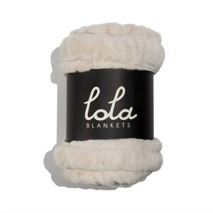 The Original Lola Plush Blanket - BRAND NEW